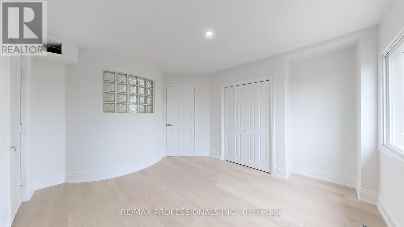 554045 MONO AMARANTH TOWNLINE Image 43