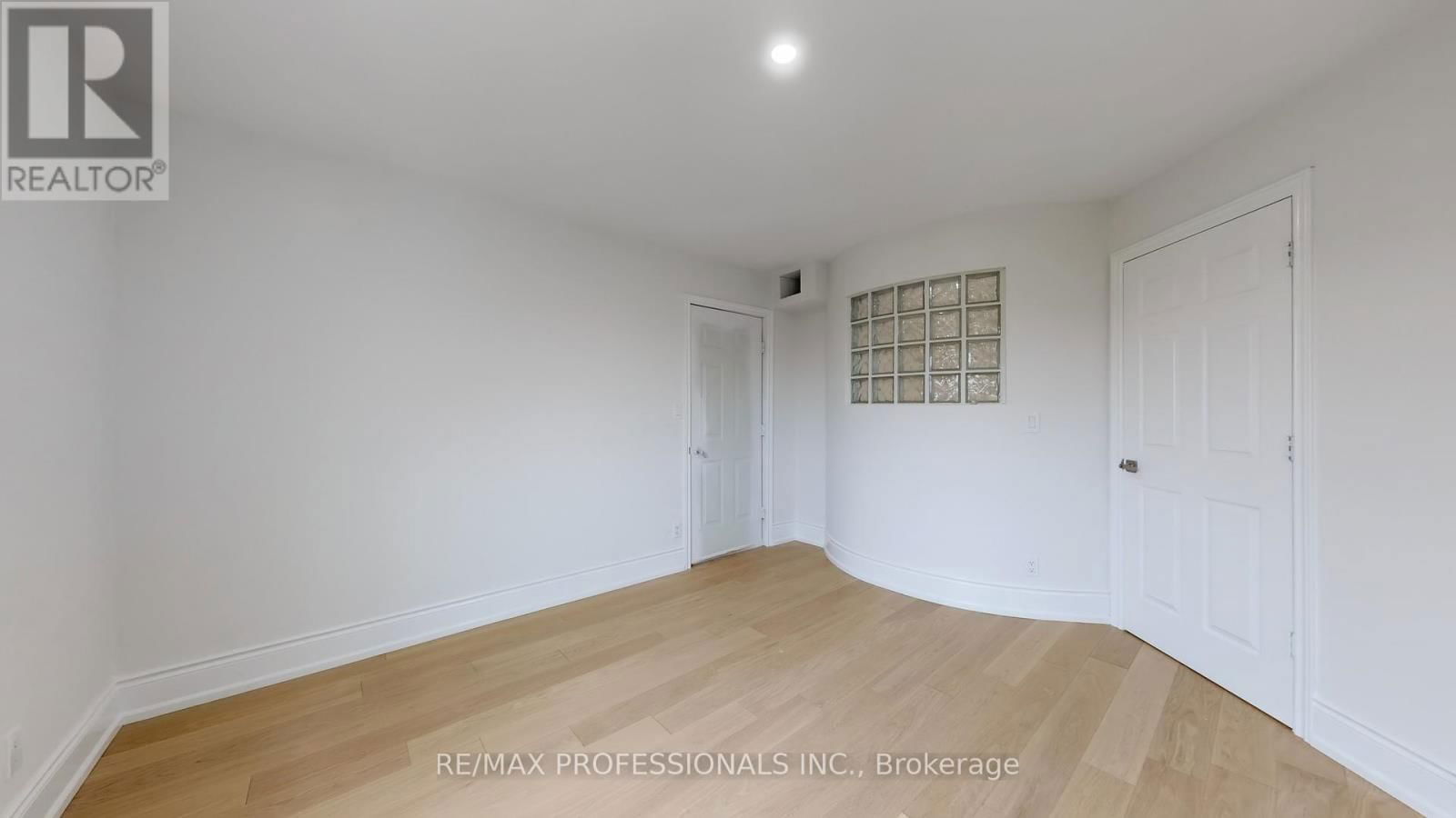 554045 MONO AMARANTH TOWNLINE Image 44