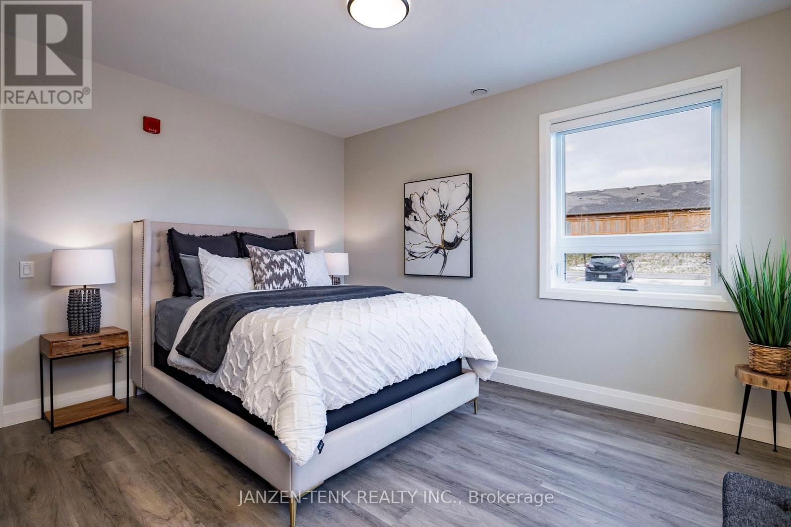 33318 RICHMOND STREET Image 10