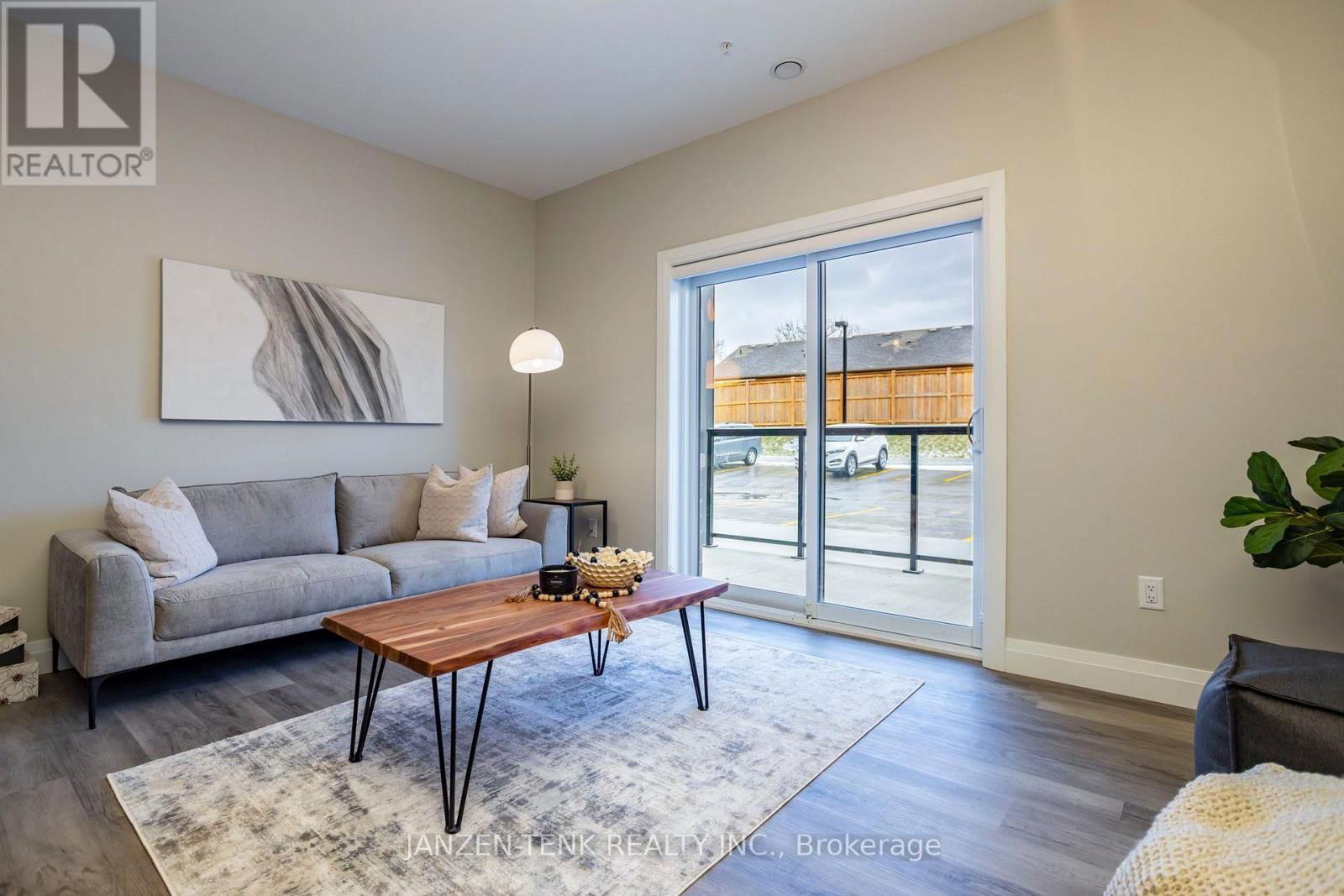 33318 RICHMOND STREET Image 6