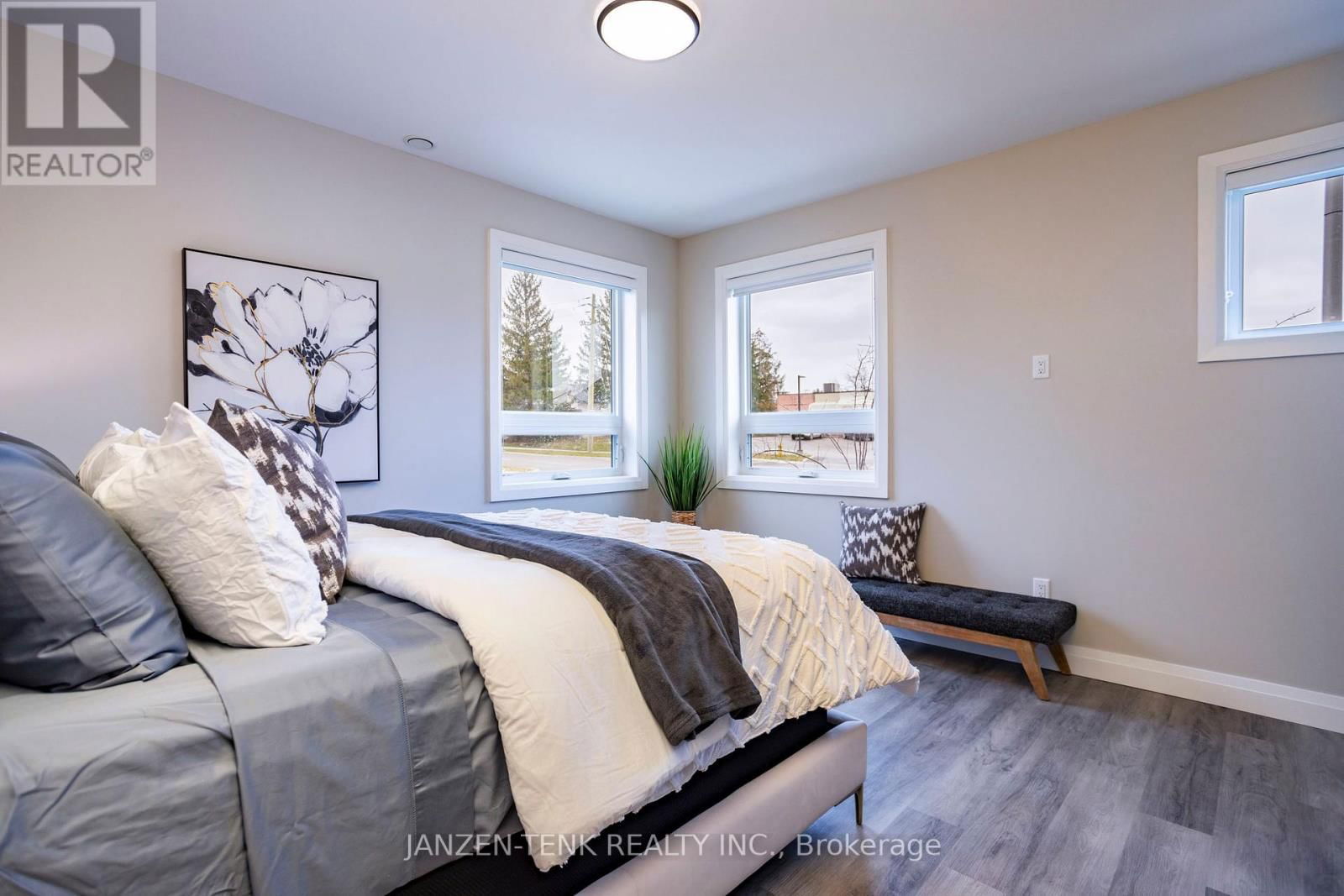 33318 RICHMOND STREET Image 9