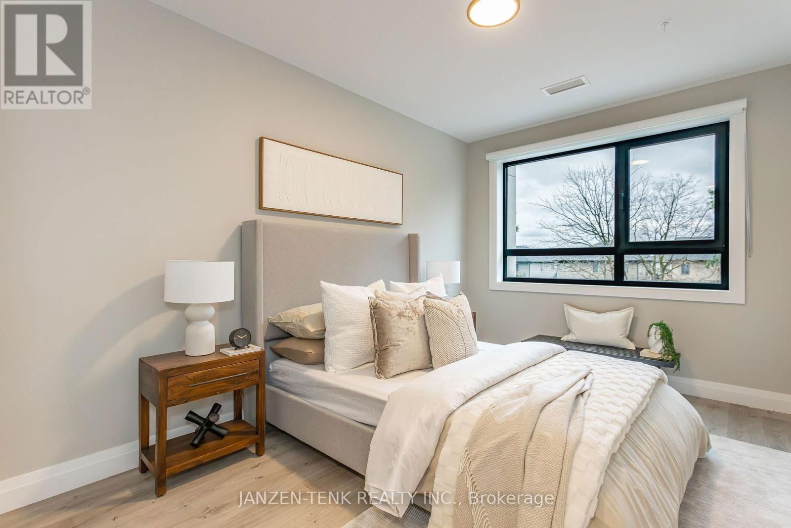 302 - 1150 FANSHAWE PARK ROAD EAST Image 9