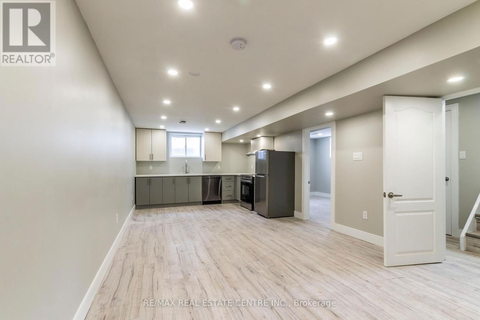 266 FIFTH AVENUE Image 11