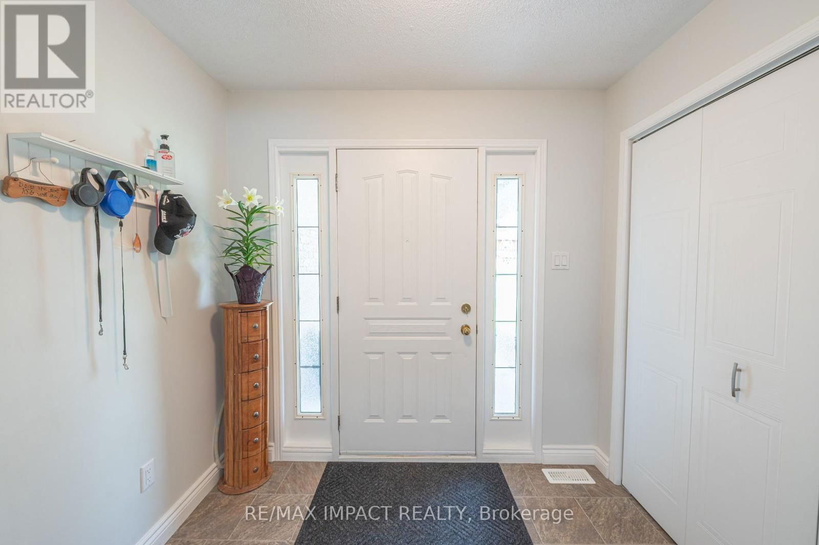 10 CEDARTREE LANE Image 4