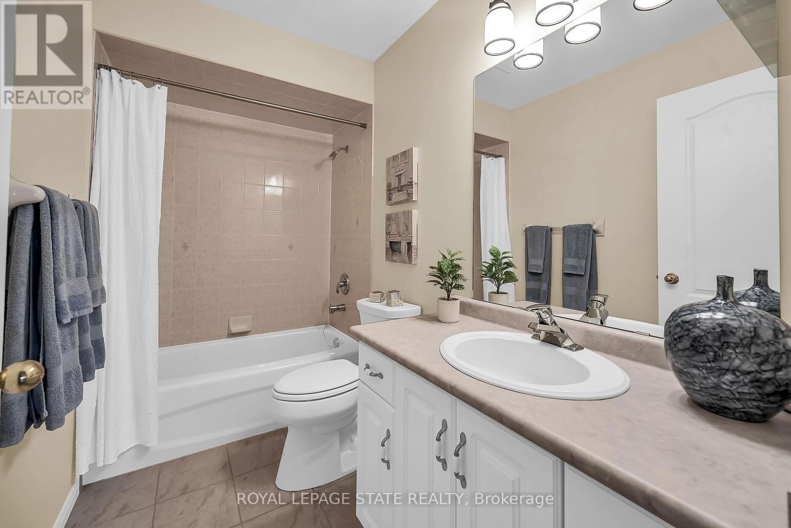 10 - 212 STONEHENGE DRIVE Image 38
