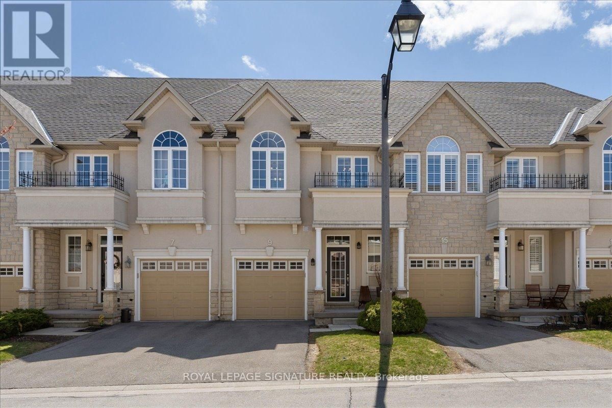 9 FOREST VALLEY CRESCENT Image 1
