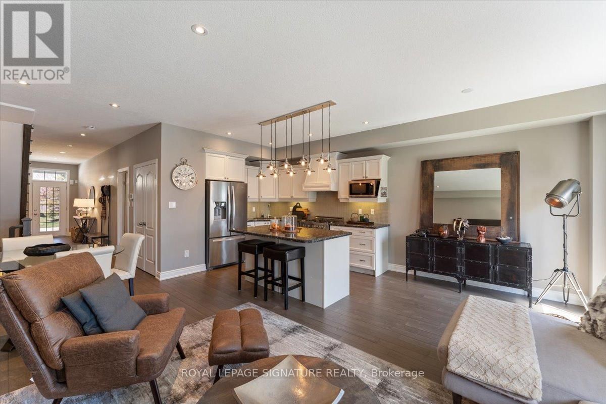 9 FOREST VALLEY CRESCENT Image 12