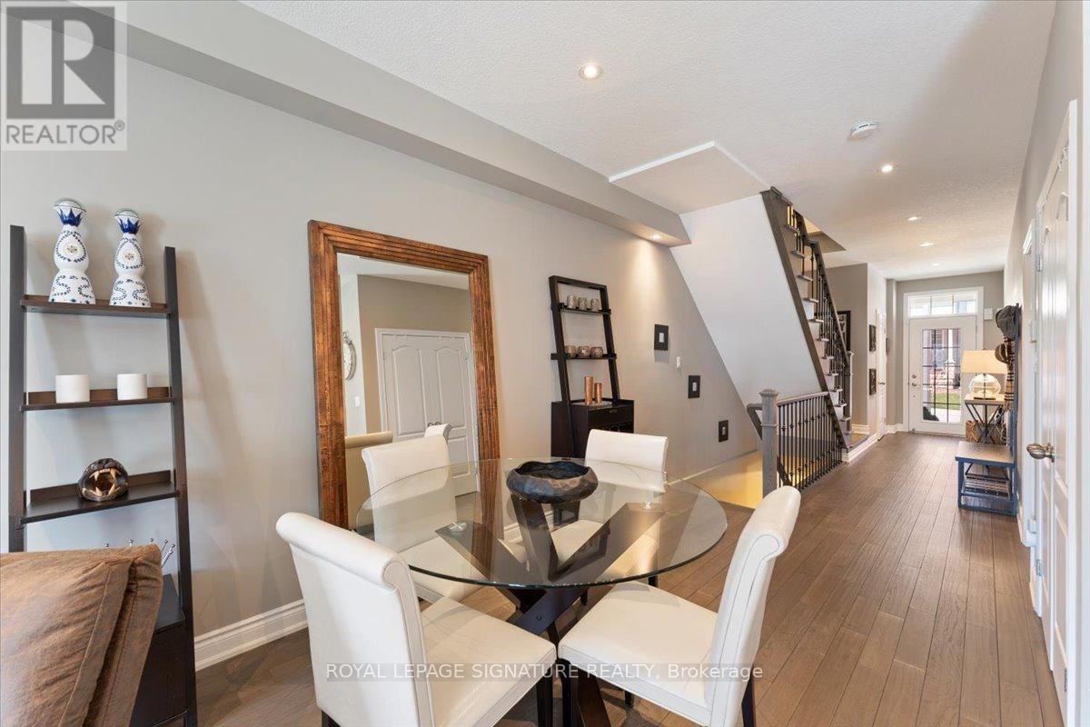 9 FOREST VALLEY CRESCENT Image 16