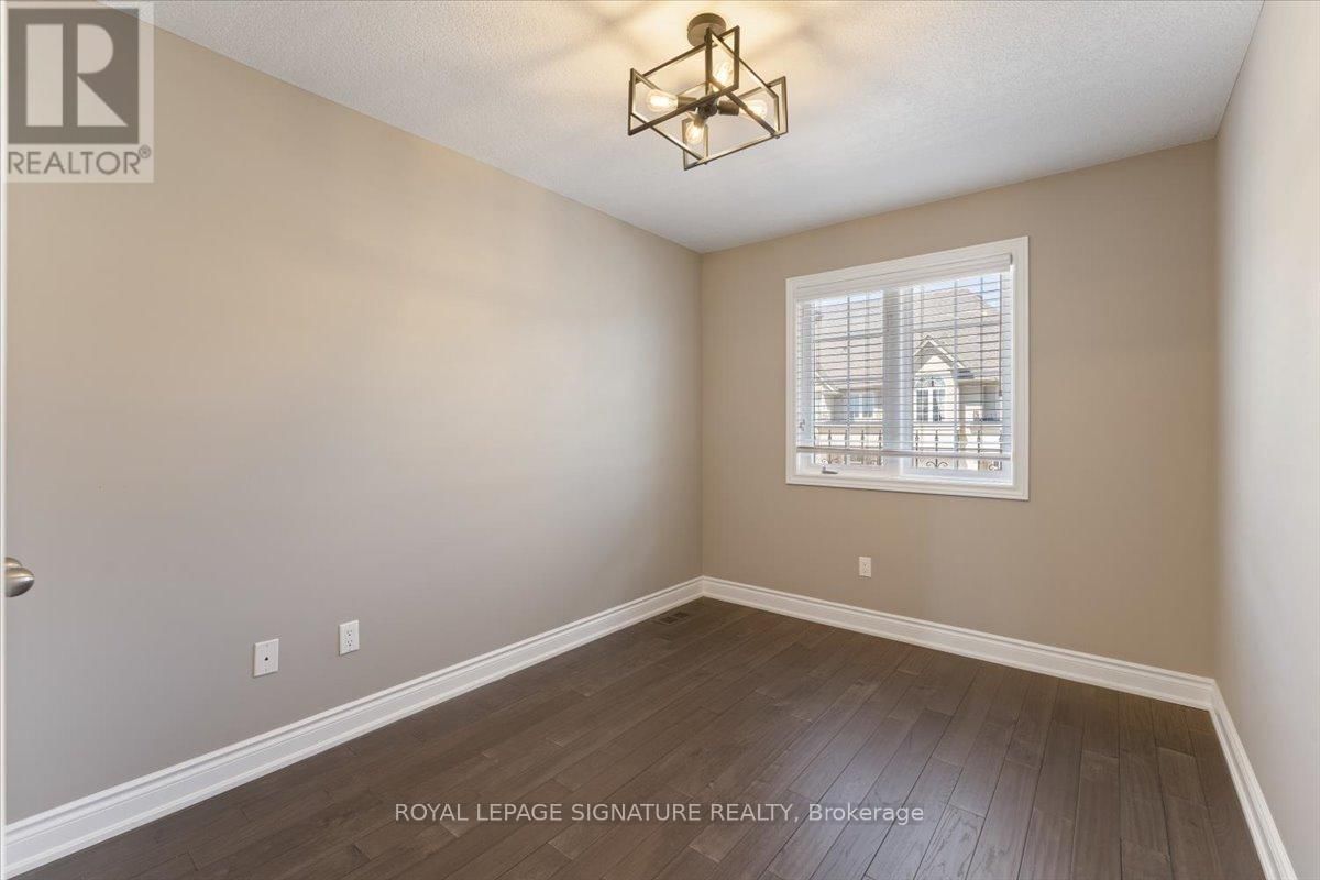 9 FOREST VALLEY CRESCENT Image 20