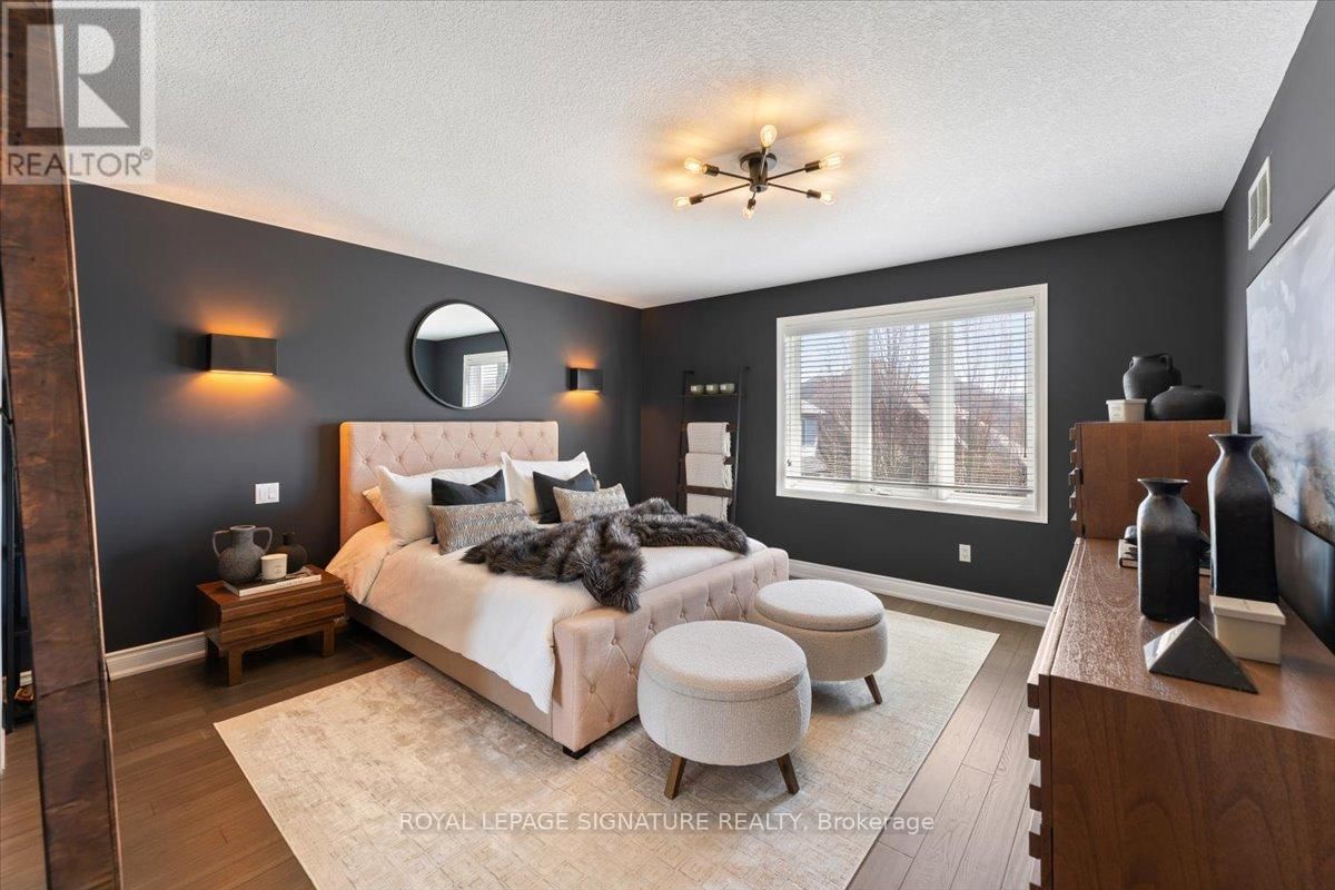 9 FOREST VALLEY CRESCENT Image 25