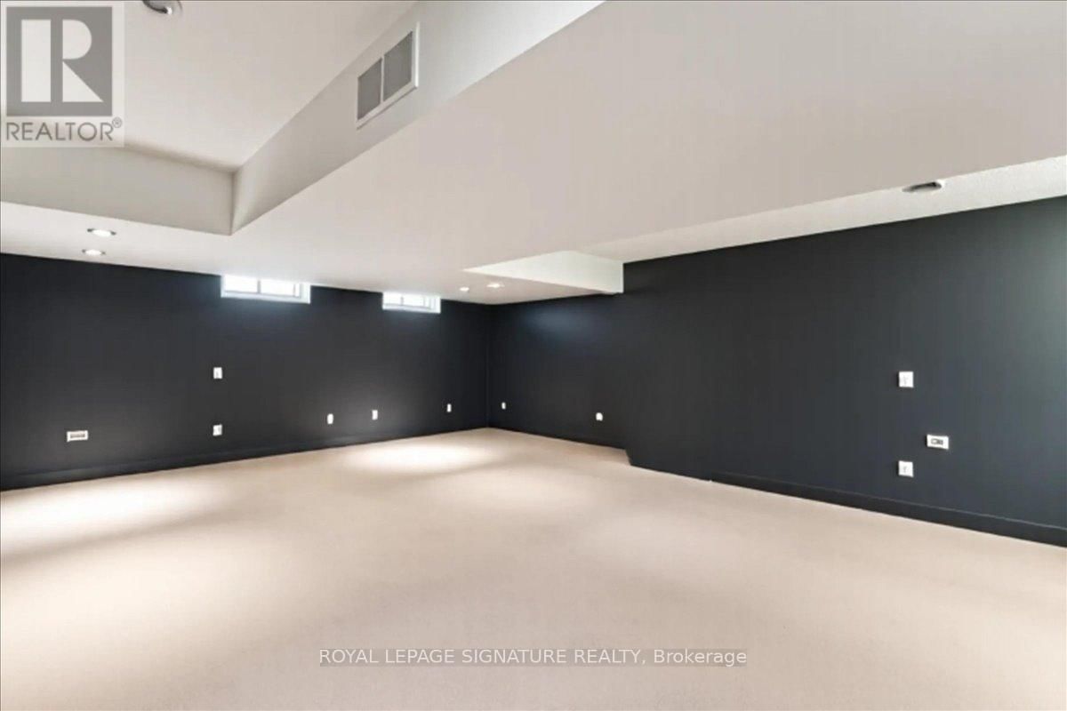 9 FOREST VALLEY CRESCENT Image 29