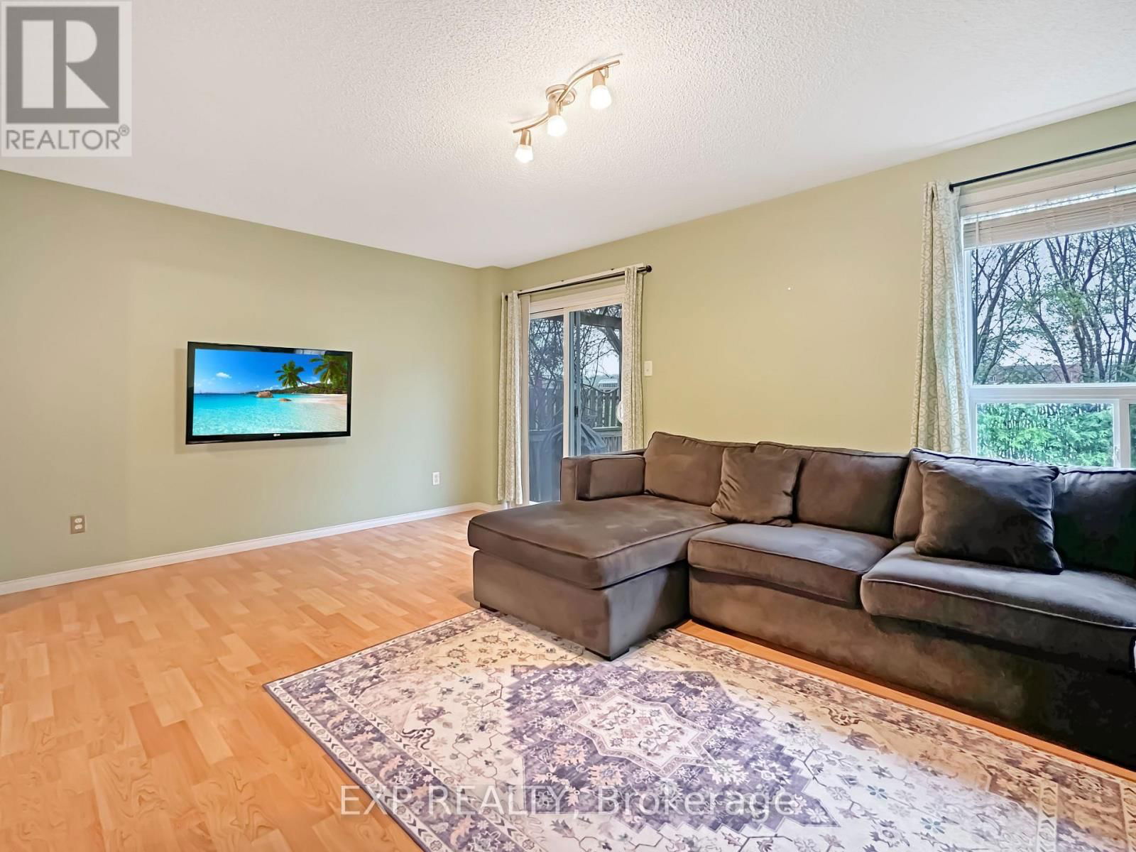 880 MARIGOLD STREET Image 3