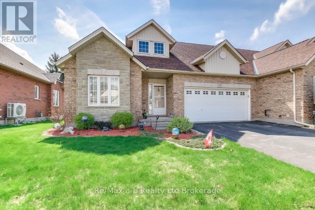 717 GARDEN COURT CRESCENT Image 1