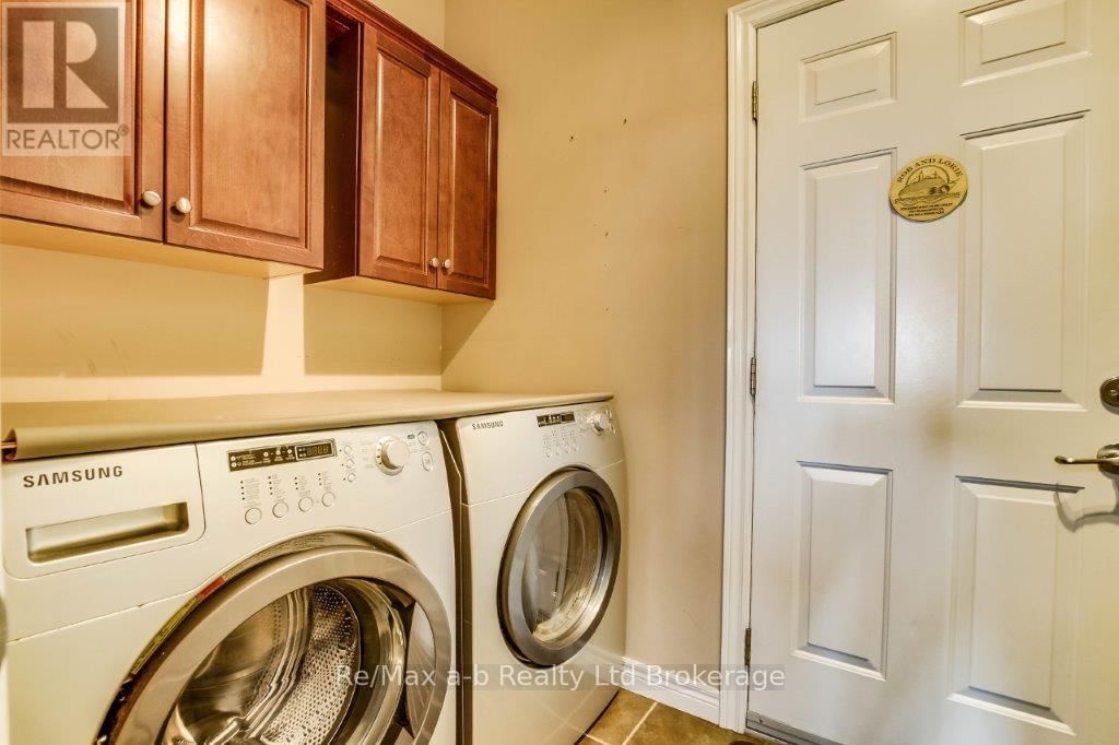 717 GARDEN COURT CRESCENT Image 17
