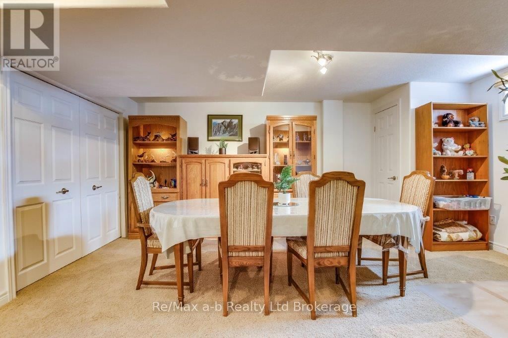 717 GARDEN COURT CRESCENT Image 24