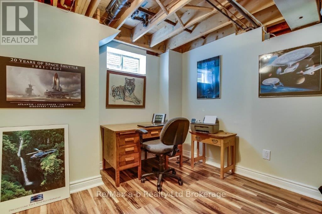 717 GARDEN COURT CRESCENT Image 30