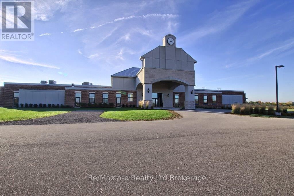717 GARDEN COURT CRESCENT Image 38
