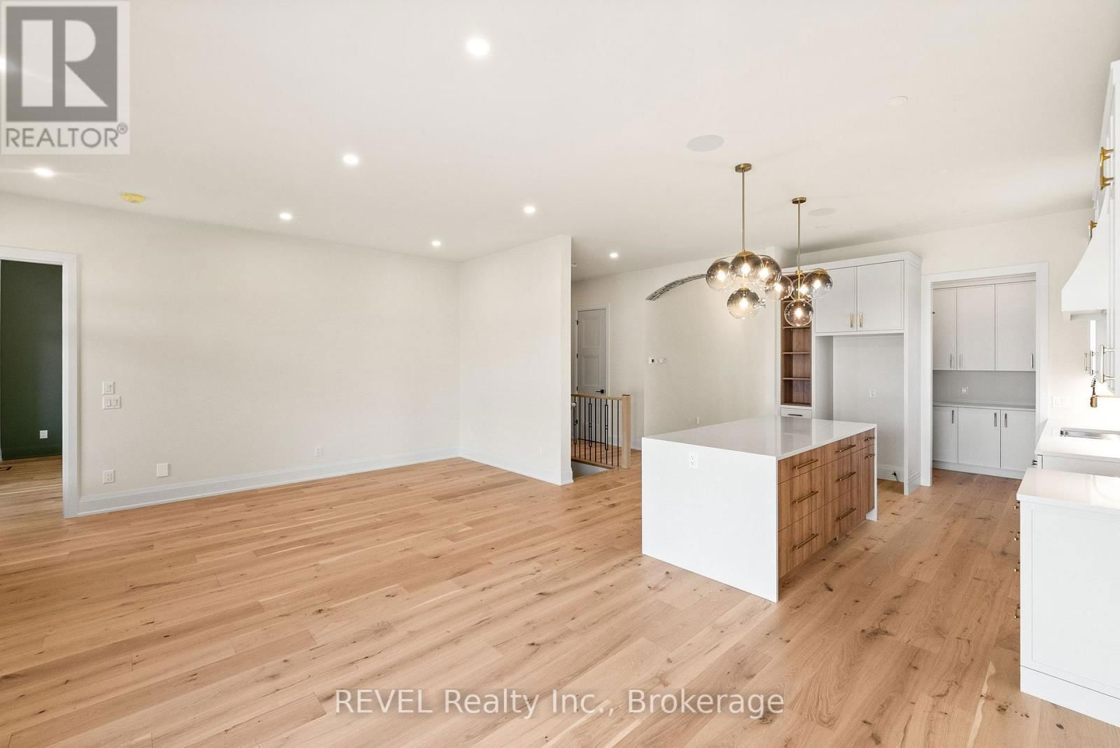 15 OAKLEY DRIVE Image 16