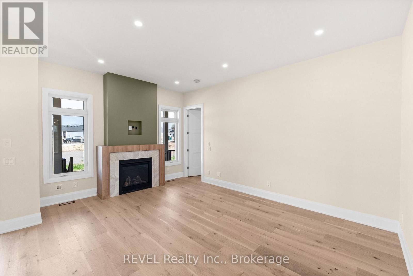 15 OAKLEY DRIVE Image 18