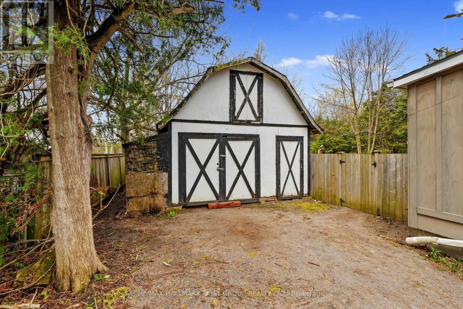 5 BURNHAM AVENUE Image 22