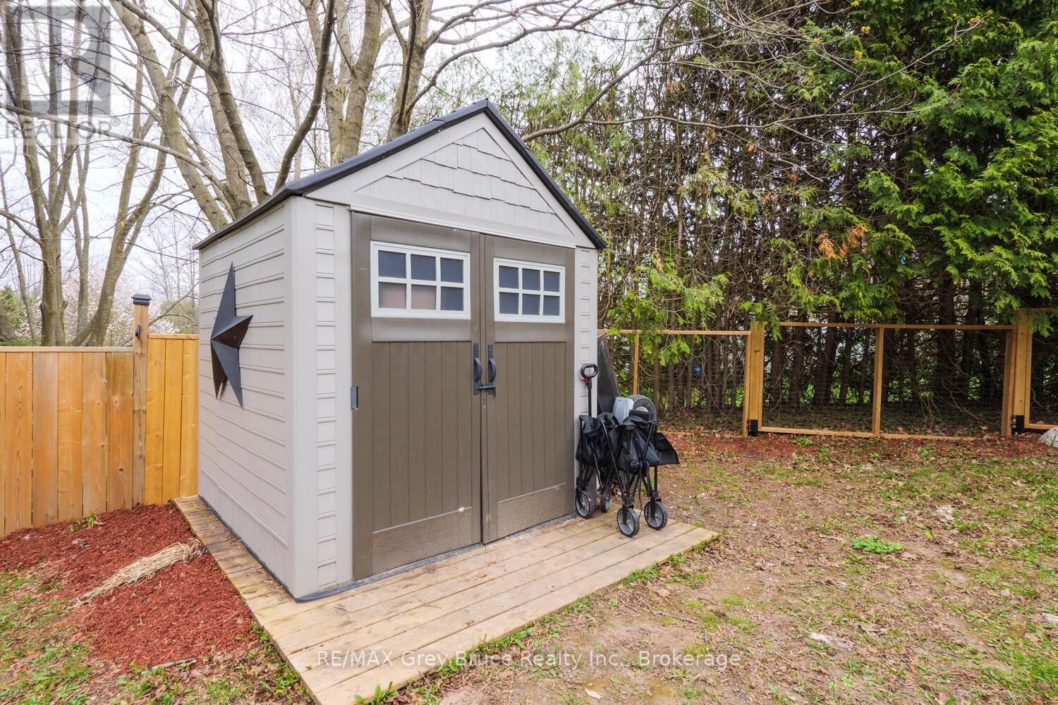 106 ELDER LANE Image 43