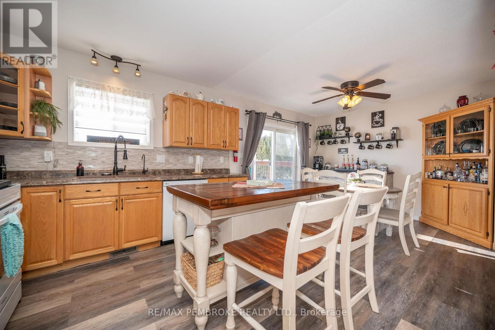 165 PLEASANT VIEW DRIVE Image 12