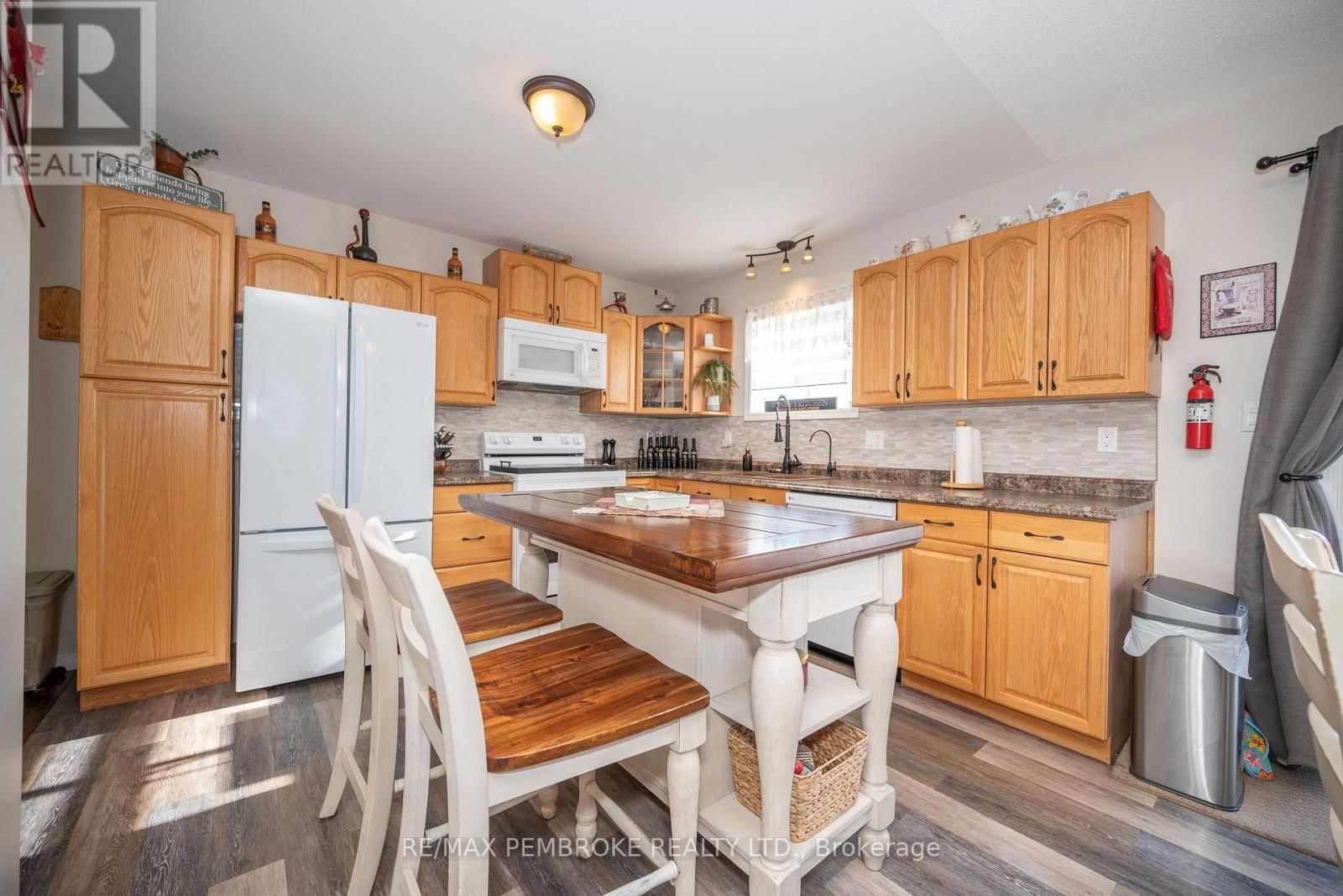 165 PLEASANT VIEW DRIVE Image 17