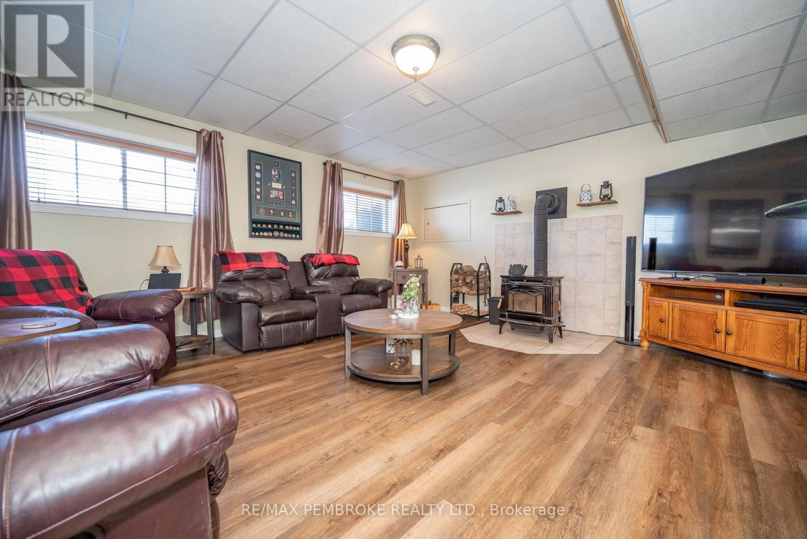 165 PLEASANT VIEW DRIVE Image 32