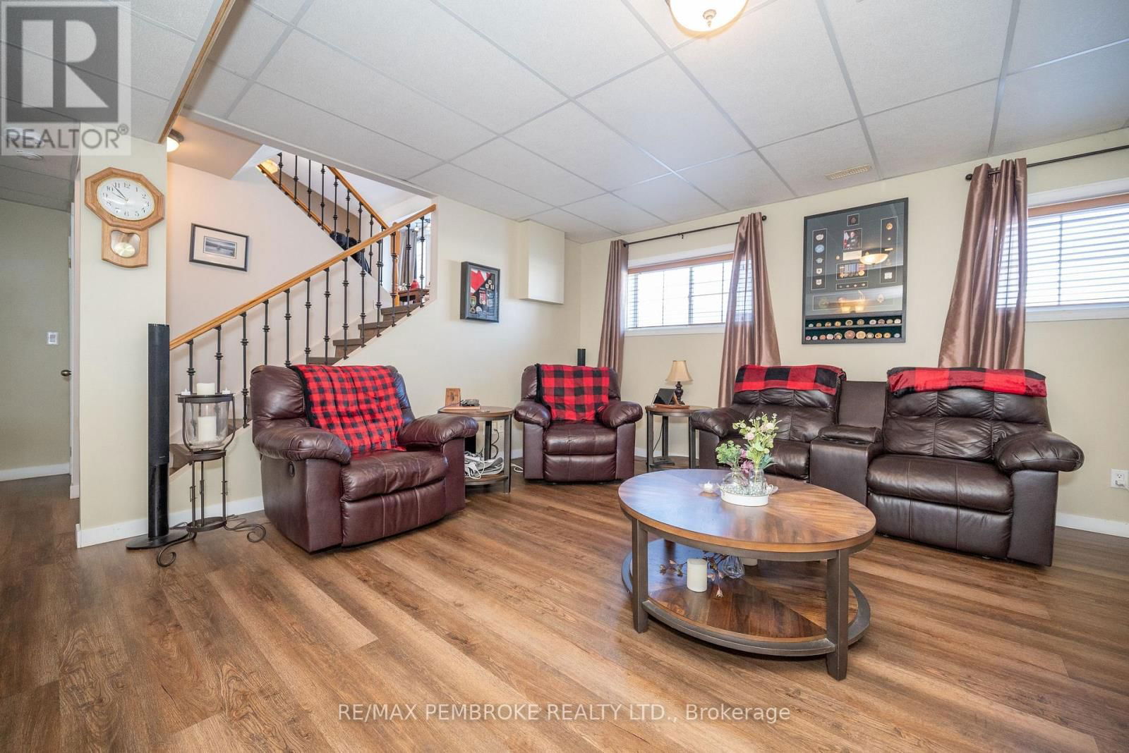 165 PLEASANT VIEW DRIVE Image 33