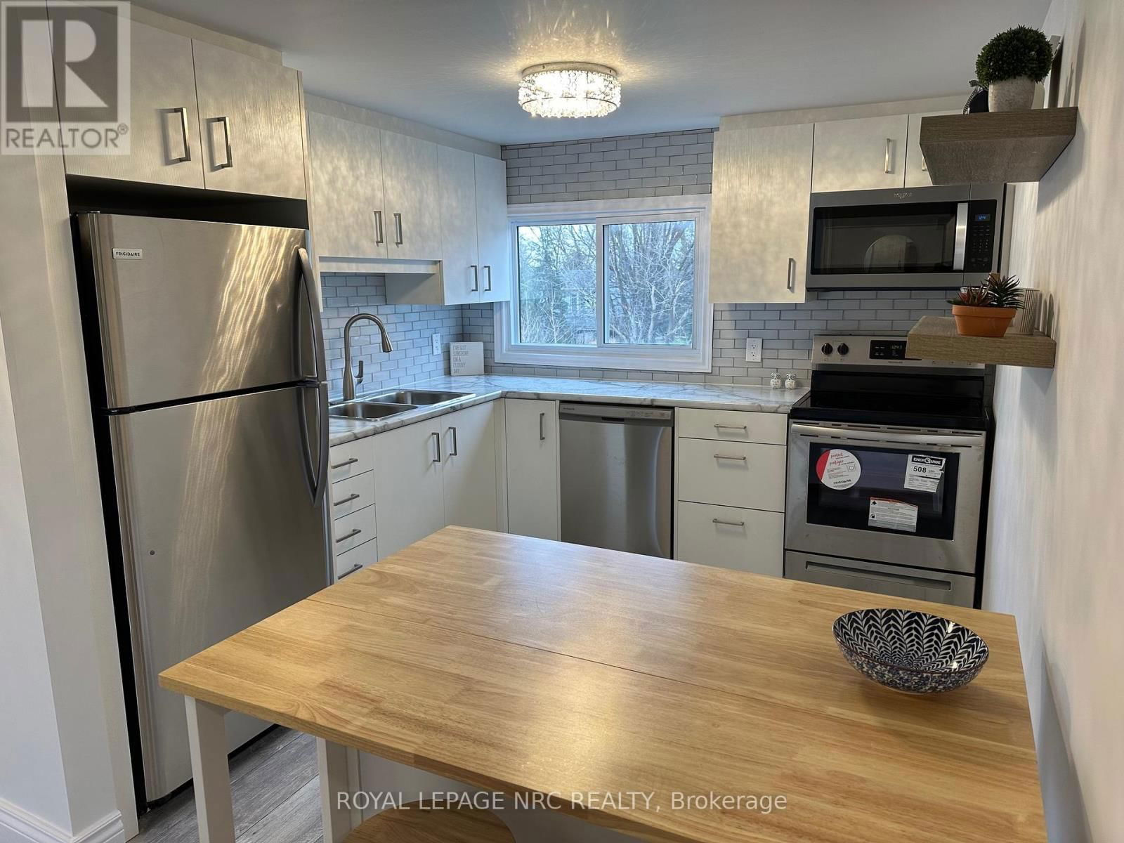 45 CATHERINE STREET Image 14