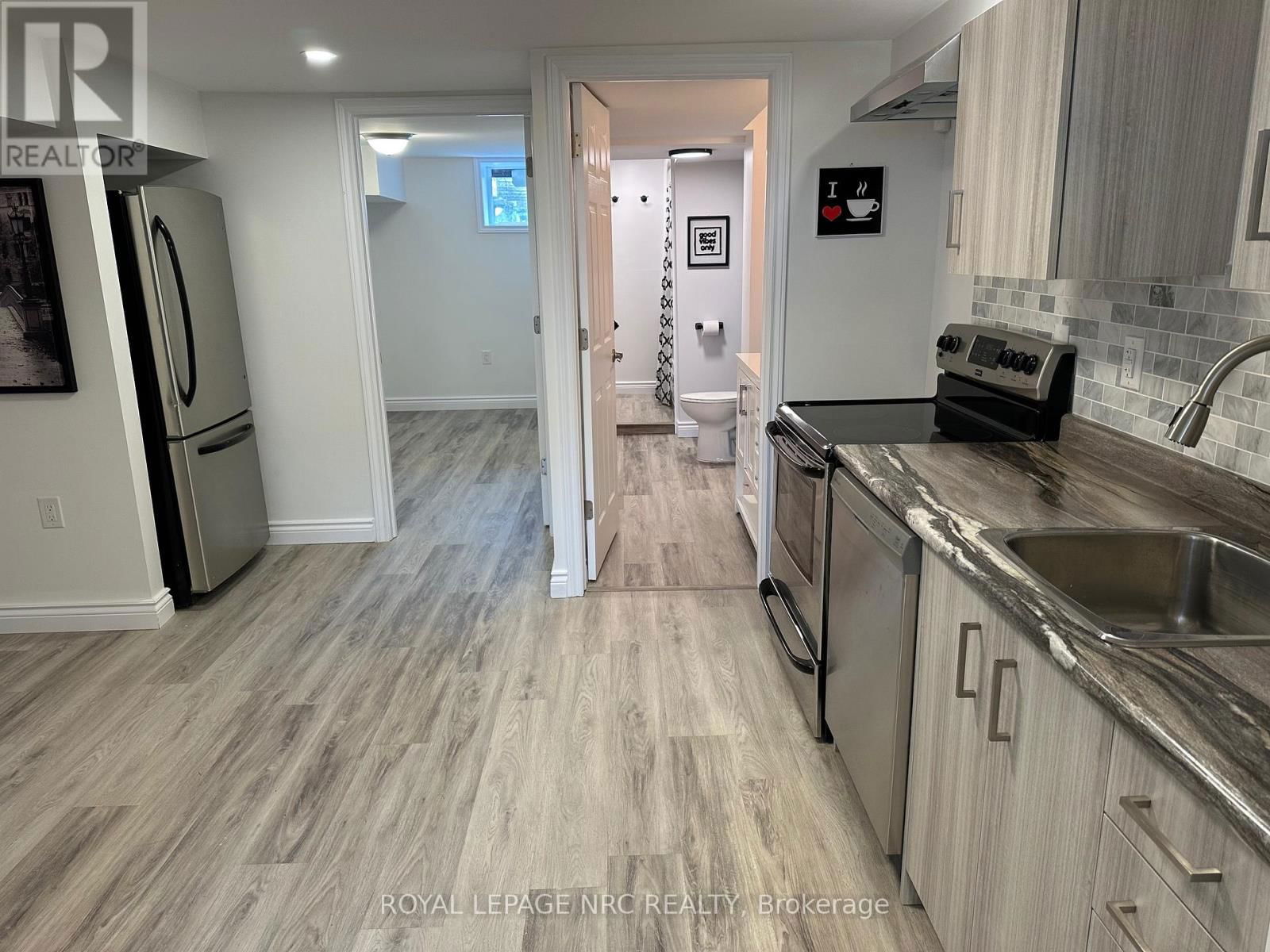 45 CATHERINE STREET Image 17