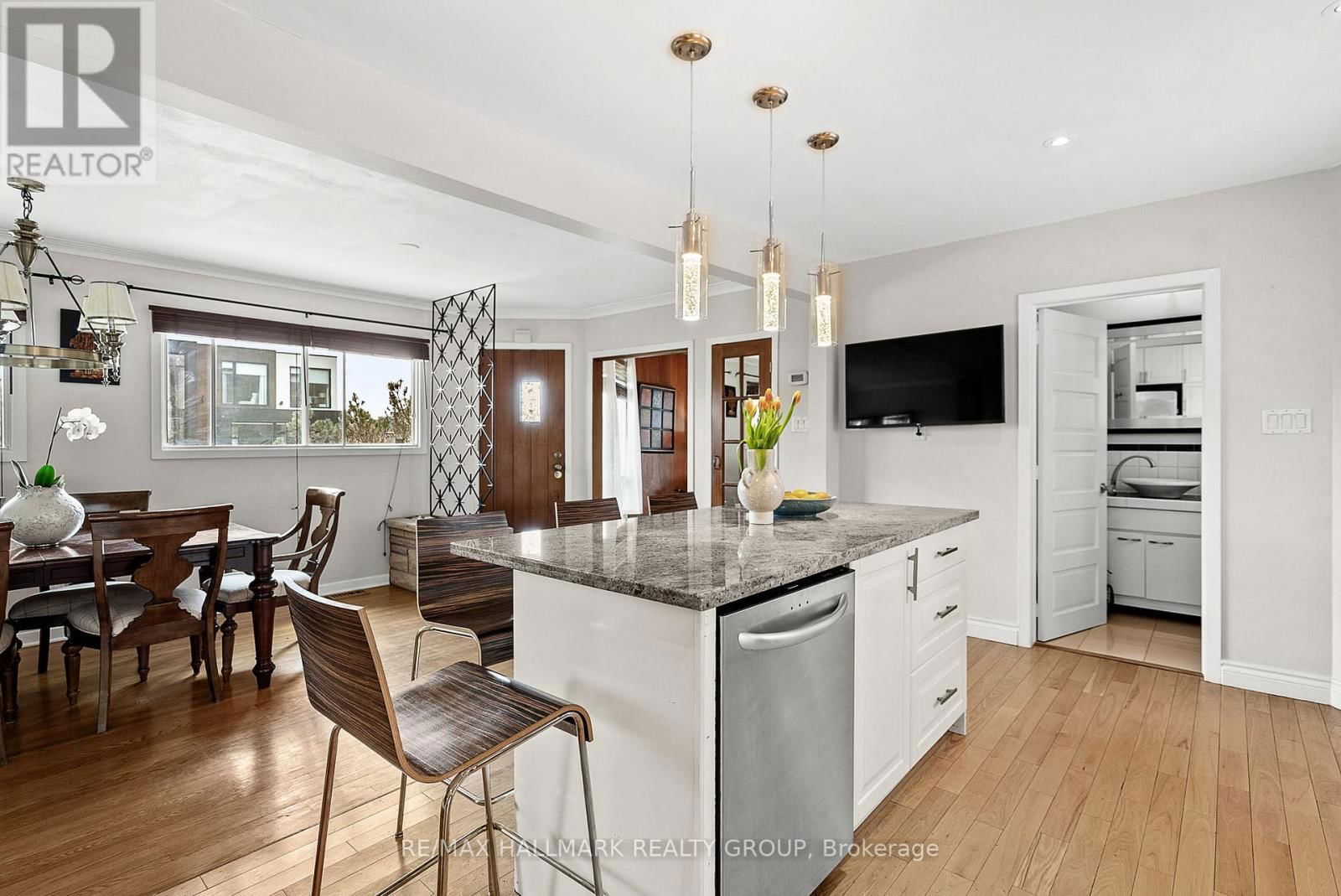 323 PERRIER AVENUE Image 10