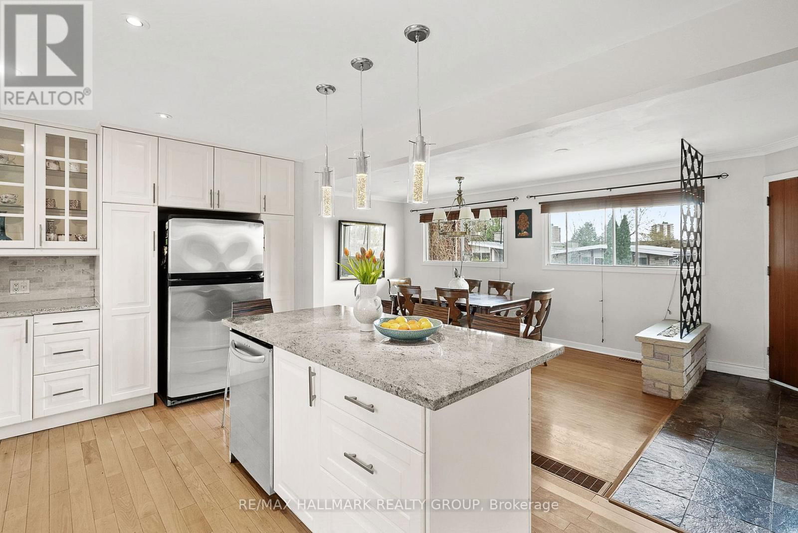 323 PERRIER AVENUE Image 13