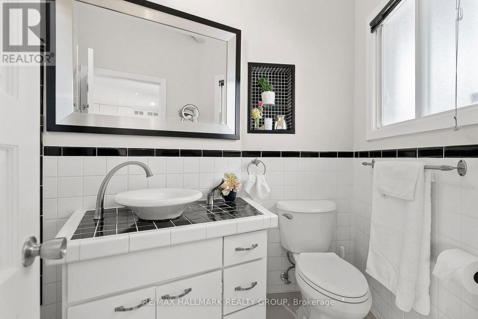 323 PERRIER AVENUE Image 14