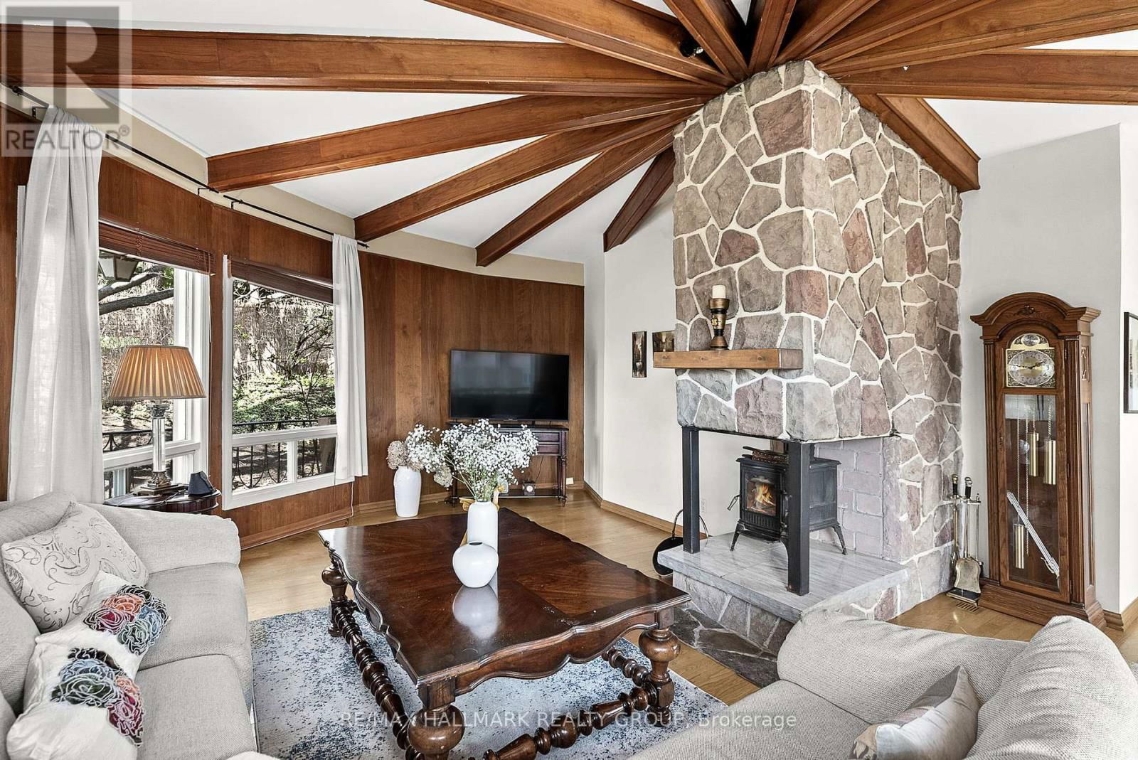 323 PERRIER AVENUE Image 19