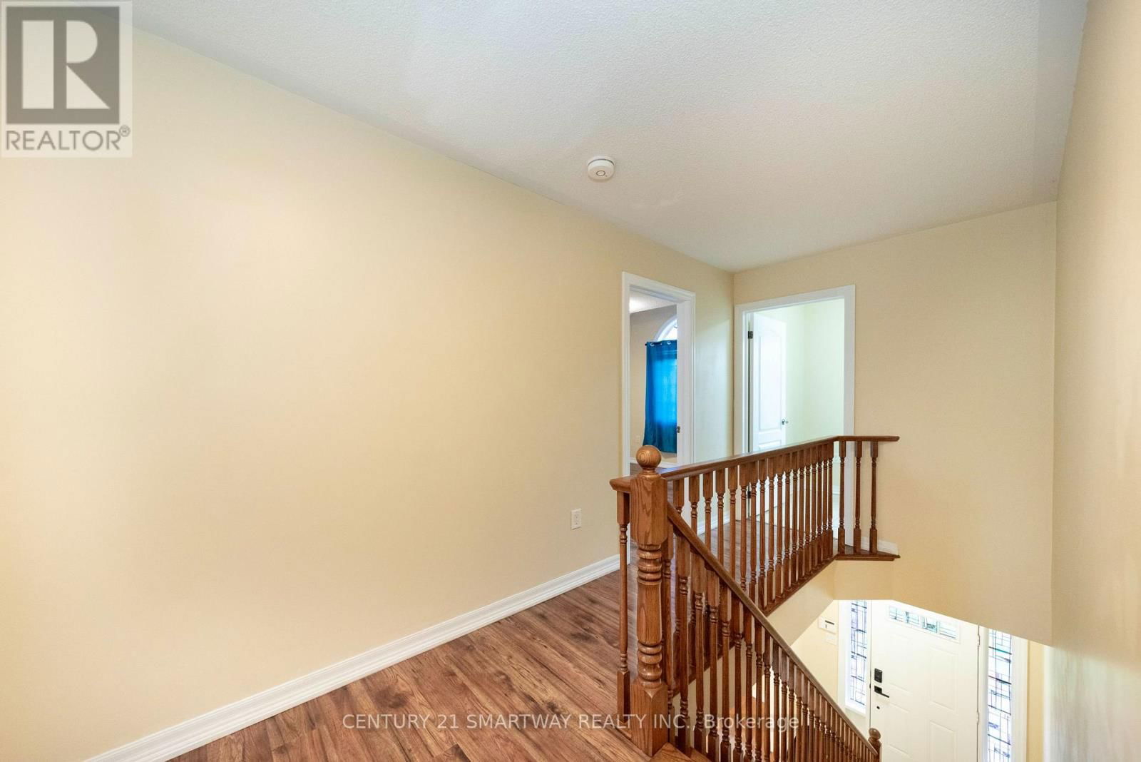 184 MONTREAL CIRCLE Image 19