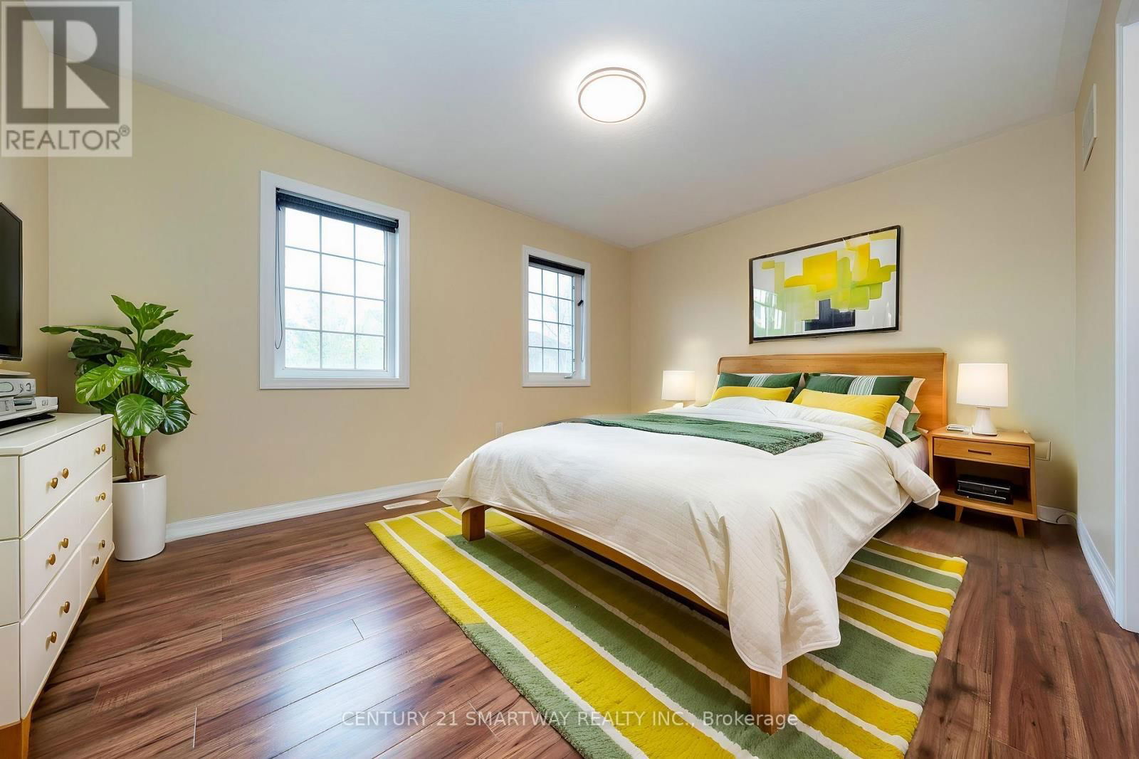 184 MONTREAL CIRCLE Image 20