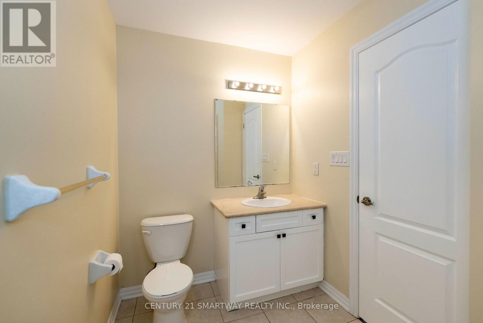 184 MONTREAL CIRCLE Image 24