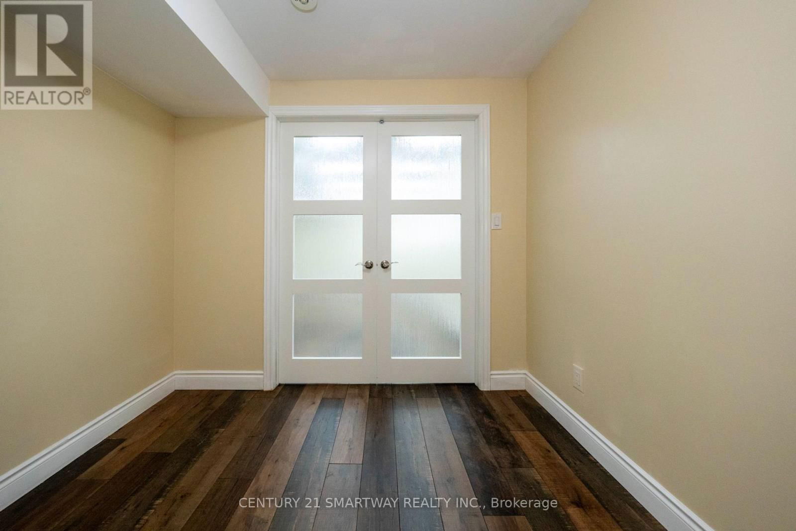 184 MONTREAL CIRCLE Image 39