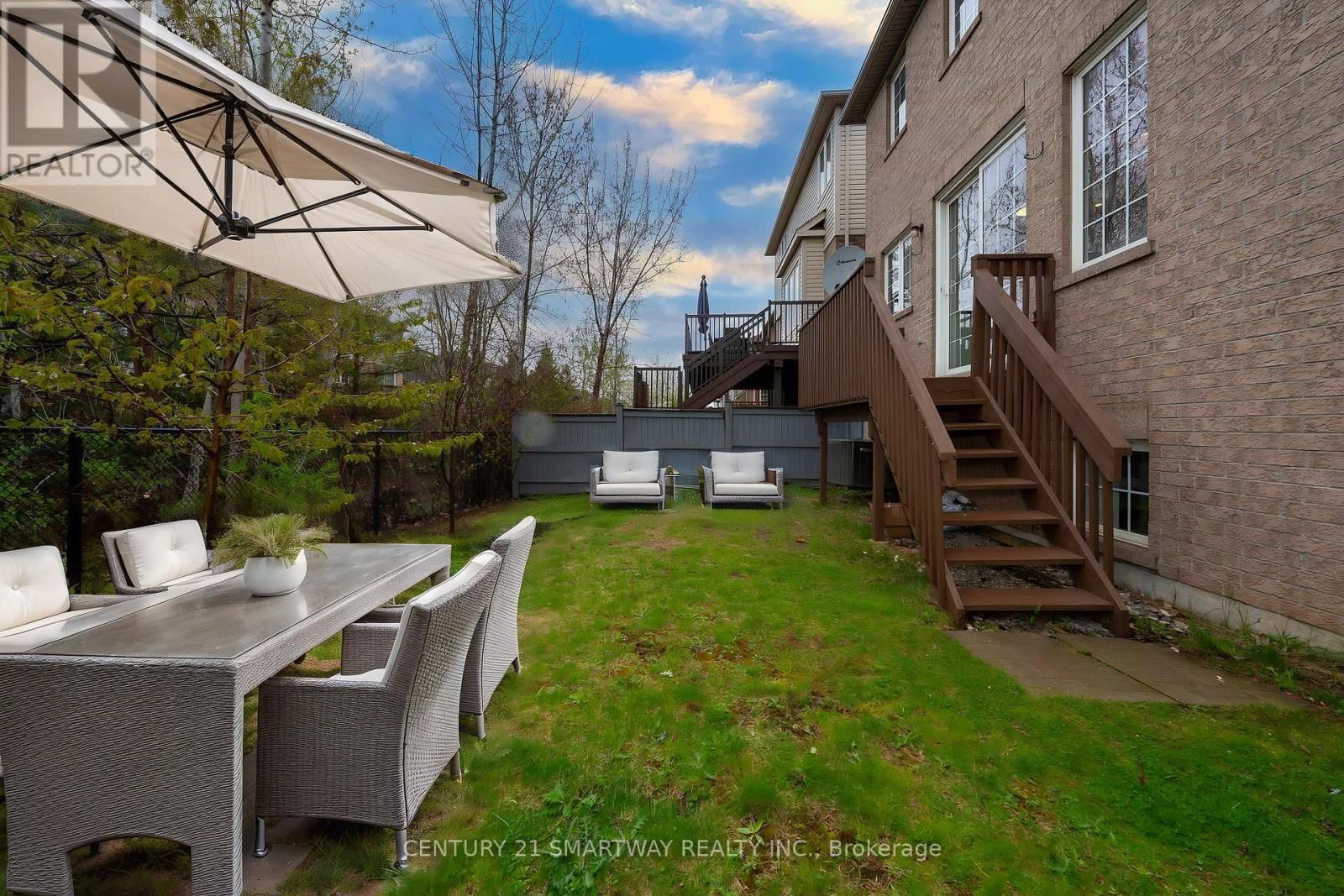 184 MONTREAL CIRCLE Image 43