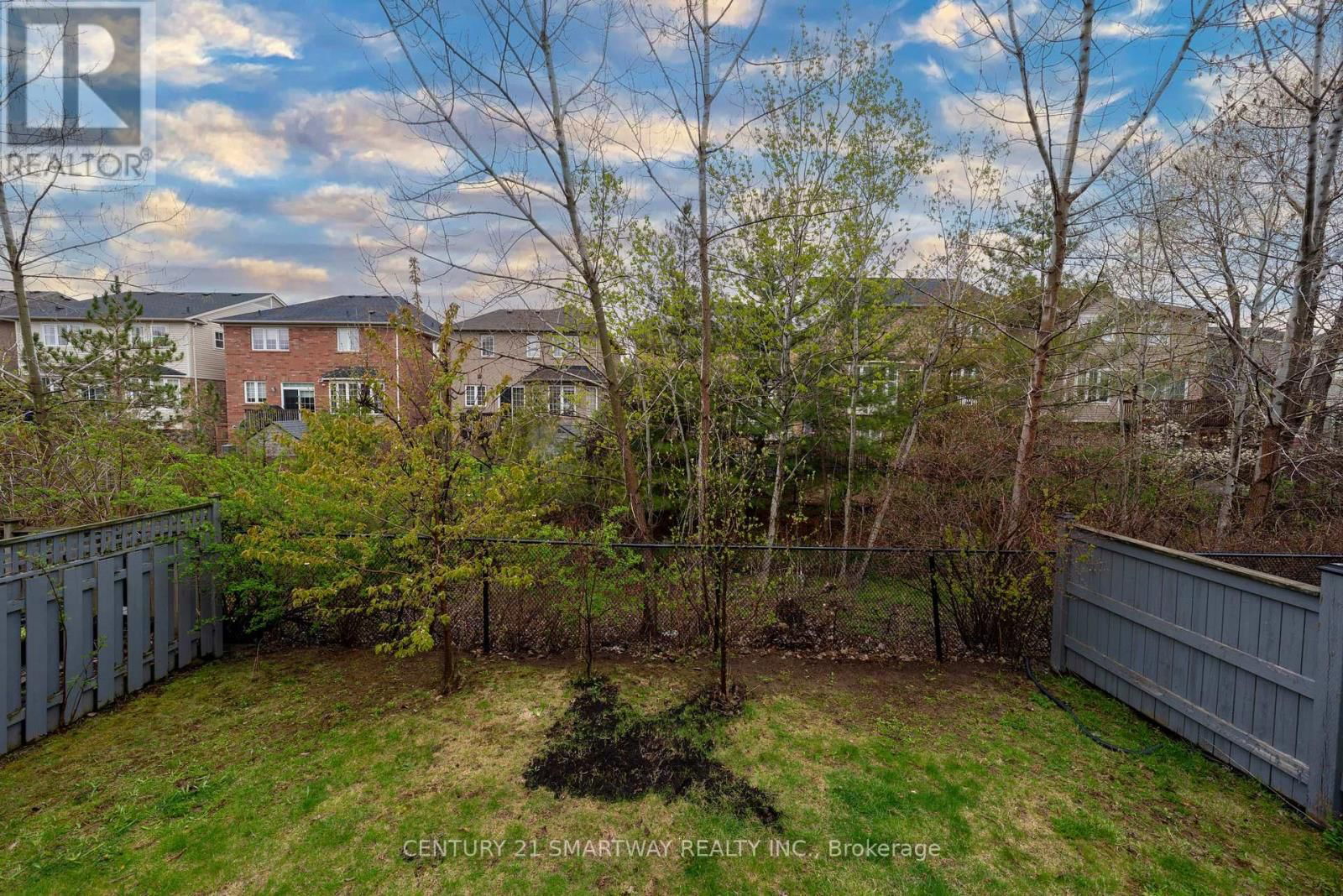 184 MONTREAL CIRCLE Image 47