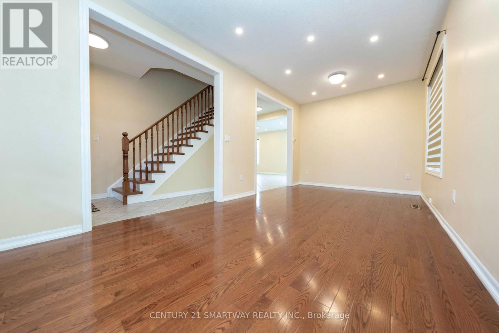 184 MONTREAL CIRCLE Image 6