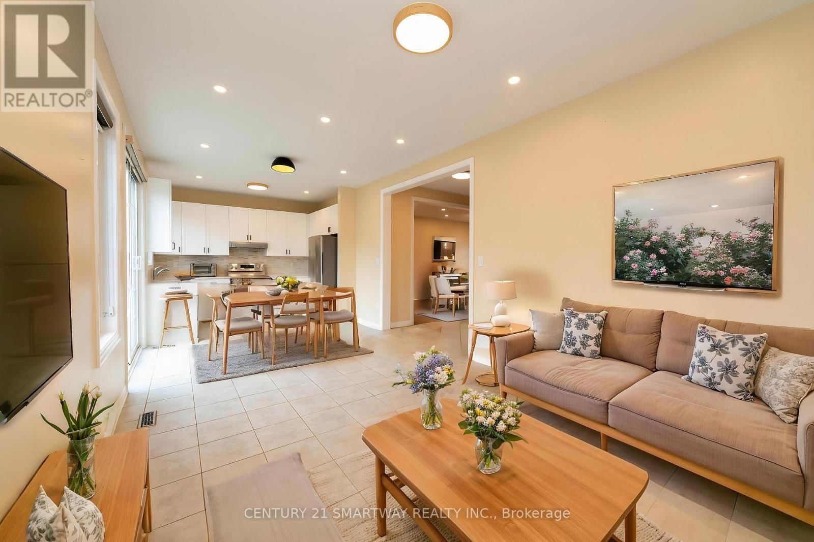 184 MONTREAL CIRCLE Image 9
