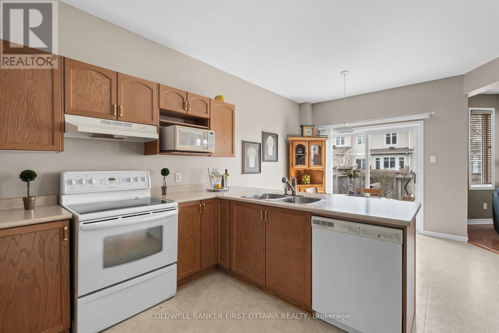 244 DEERCROFT AVENUE Image 10