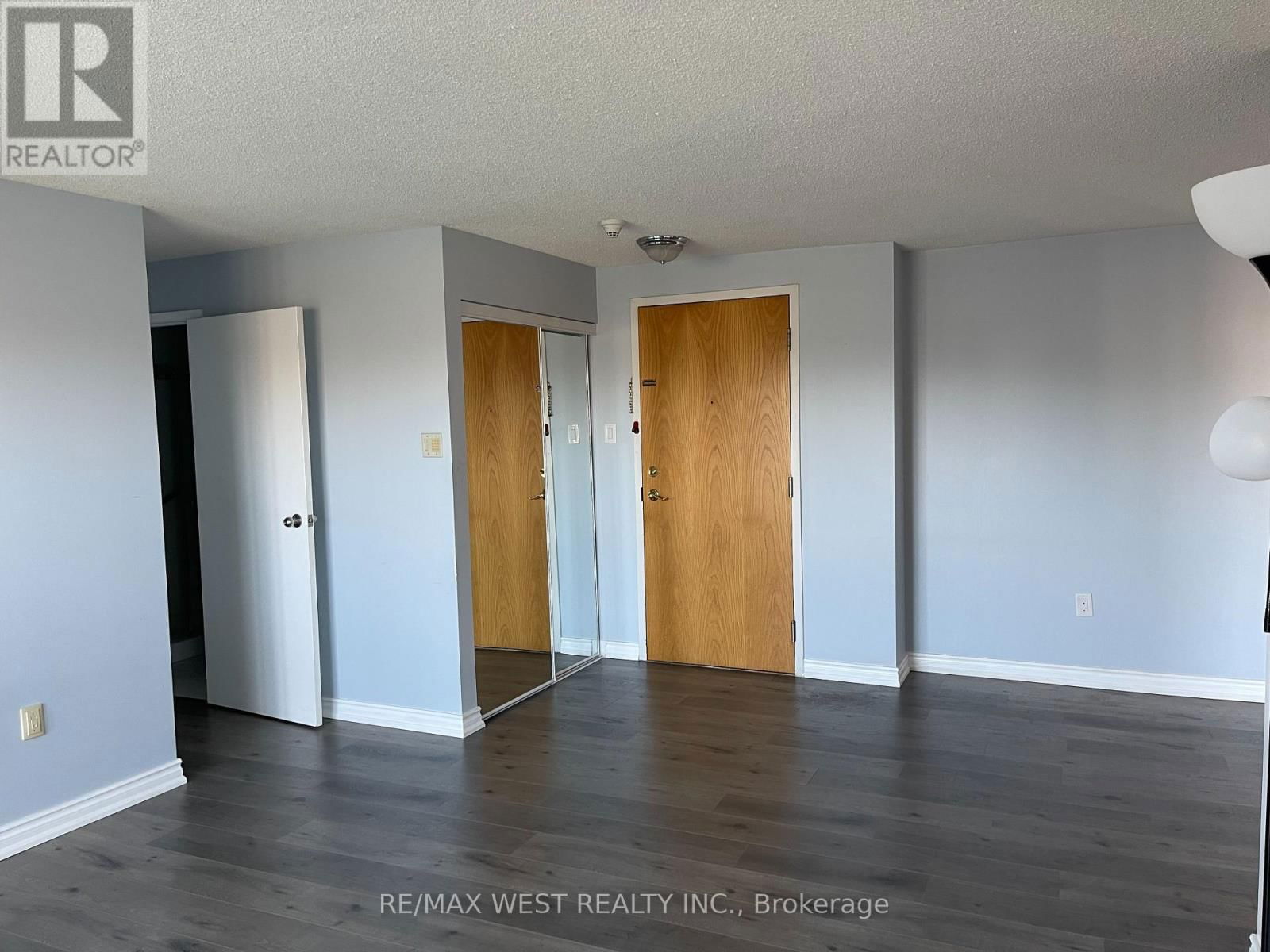 411 - 30 BLUE SPRINGS DRIVE Image 13