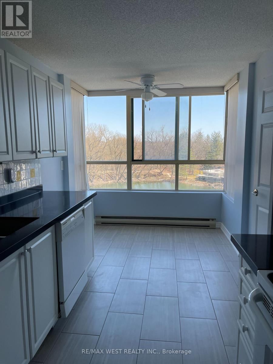411 - 30 BLUE SPRINGS DRIVE Image 19