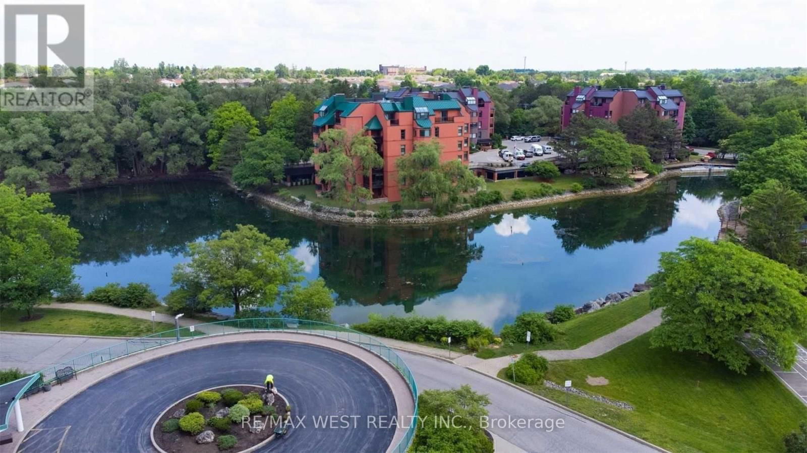 411 - 30 BLUE SPRINGS DRIVE Image 2