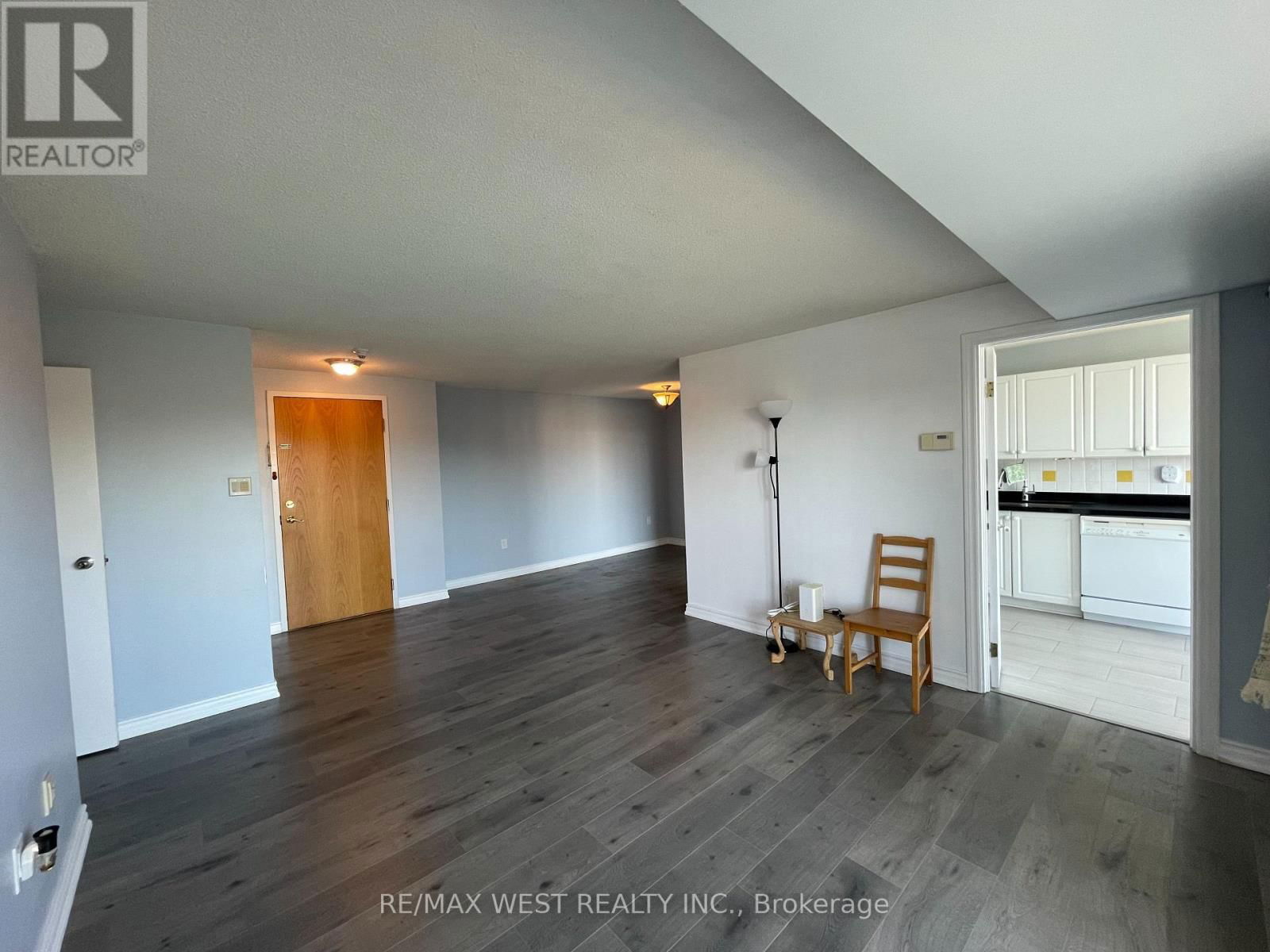 411 - 30 BLUE SPRINGS DRIVE Image 23