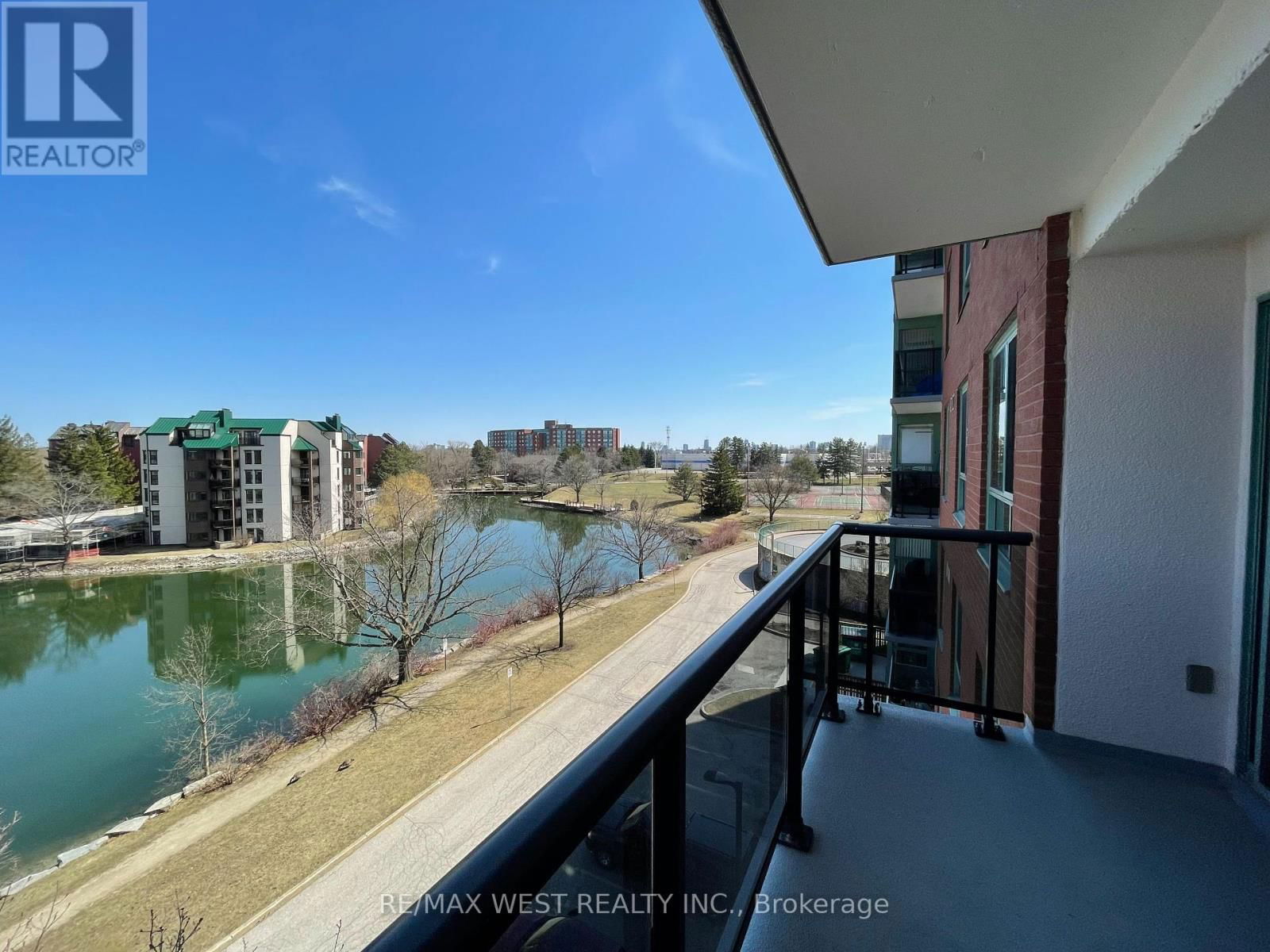411 - 30 BLUE SPRINGS DRIVE Image 30