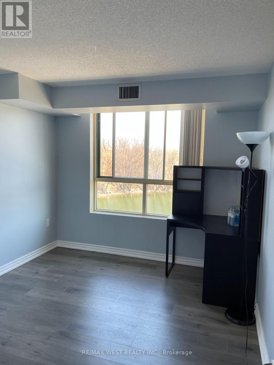 411 - 30 BLUE SPRINGS DRIVE Image 31